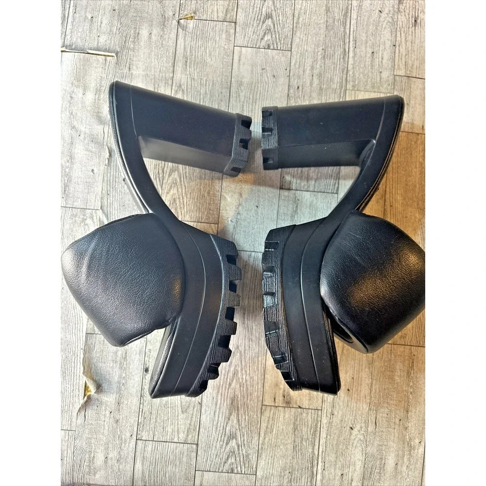 Cape Robbin Delta Black Padded Platform Sandals Womens 9 Chunky Block Heel Mules